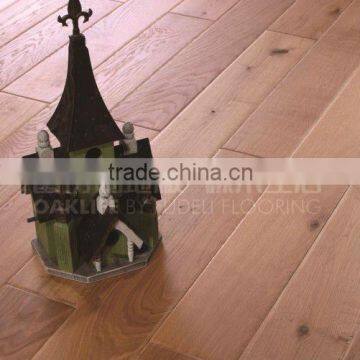 Fine oak one strip engineered plank flooring