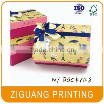 Customized cardboard box with handle