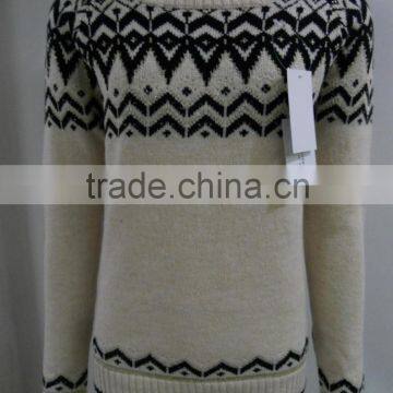 Ladies' sweater with jacquard pattern