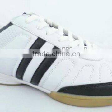 hottest selling casual indoor soccer shoes