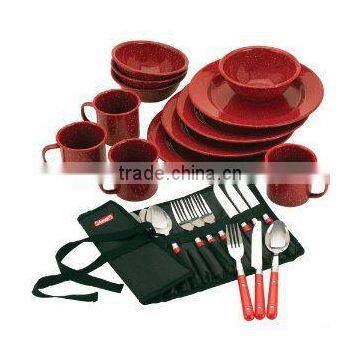 Camping dinnerware set