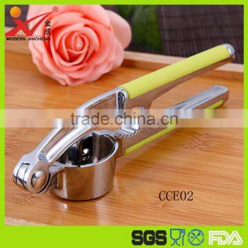 Factory price double use top quality multifunctional accessories garlic press