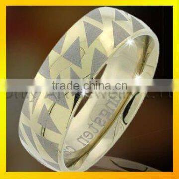 fashion gold plated finger ring with triangle pattern laser