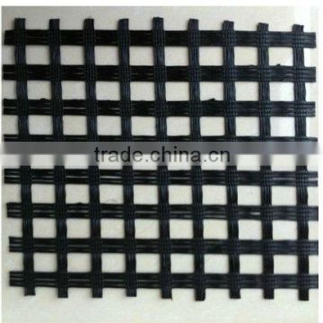 High tensile strength polyester geogrid