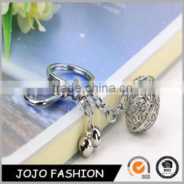 Simple style custom 3D silver ball keychain for bag