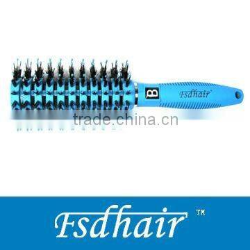 Round plastic vent hair brush with mixed bristles