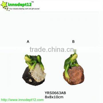 Garden Decoration Resin Figure Frog and Stone Craft With Shadow Control and Solar Panel