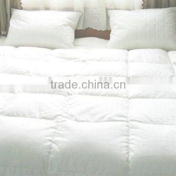 Wholesale cheap goose feather duvet hotel bedding comforter set