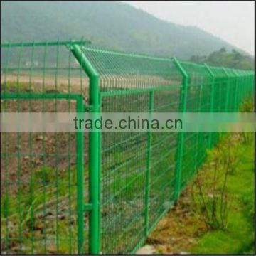 Hot sale,high quality and low price chain link fence( manufacyurer)