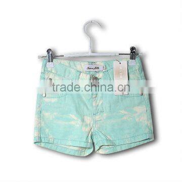 Latest fashionable and beautiful pure cotton baby girl green shorts kids