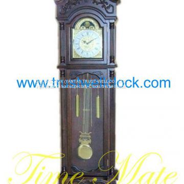 grandfather clocks/floor clock