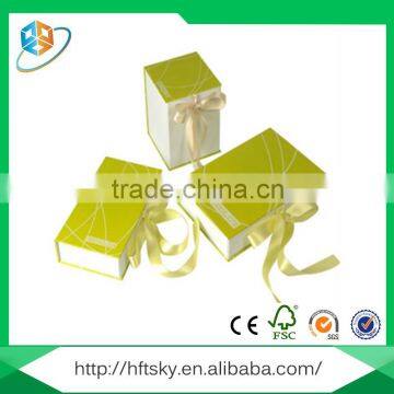 Environmental-friendly recycle paper packaging box with ribbon