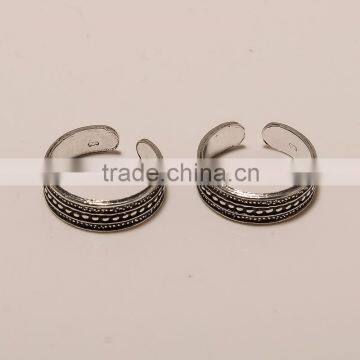 T0002-STERLING SILVER PLAIN TOE RINGS 2.75