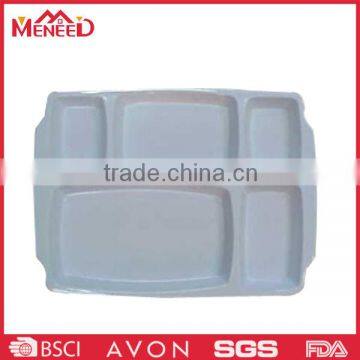 White color unbreakable divider food serving tray