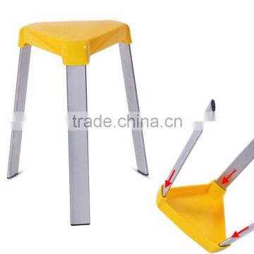 High Quality Plastic triangle Seat Metal folding stools with three legs