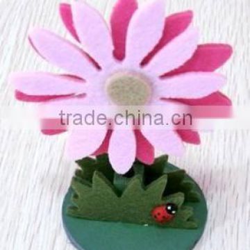 Felt flower card clip