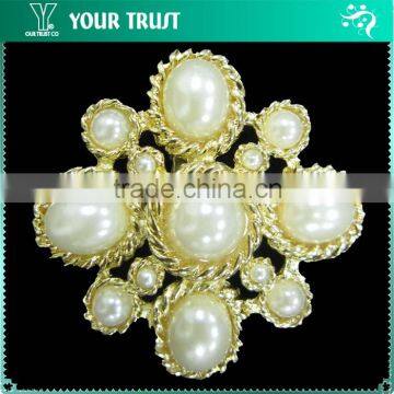 White Pearl Gold Metal Wedding Vintage Fashion Decorative Brooches