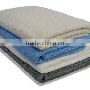 Super absorbent microfiber bath towels