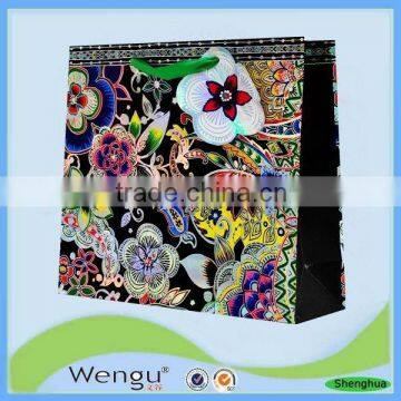 Printed gift paper bag for packaging present horizontal type paper bag made in china supplier and manufacture