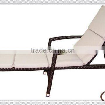 Outdoor rattan lounge chair