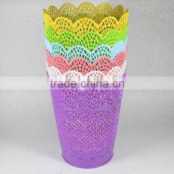 Plastic Lace Brim Garbage Can in Round Shape photo-2