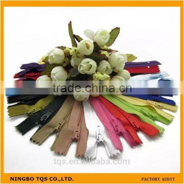 High Quality 3# 5# Close End Plastic Zipper For Bags photo-2