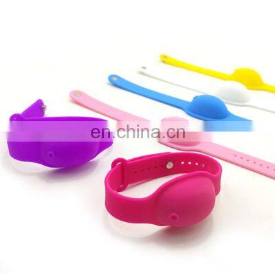 Wholesale Hot Sales Silicone Wrist Band Watch Shaped Hand Sanitizer photo-3
