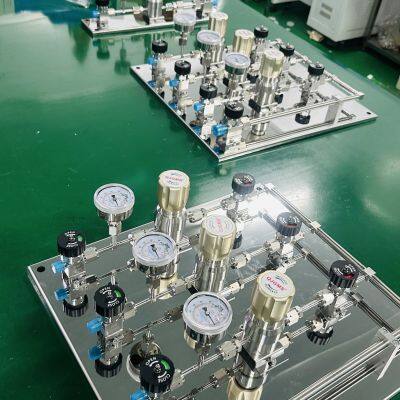 Brass Pressure Reducing Valve With Built-in Gauge and Adjustable Range 20-100 PSI photo-3