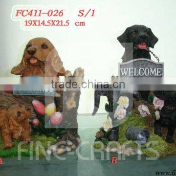 Polyresin dogs sculpture garden guide board