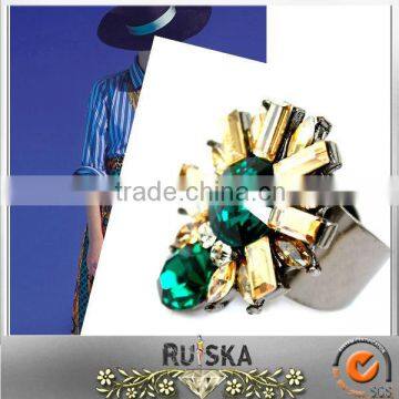 CRYSTAL DESIGN STONE RING