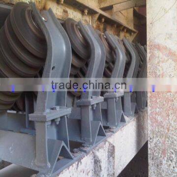 Belt conveyor idler roller frame