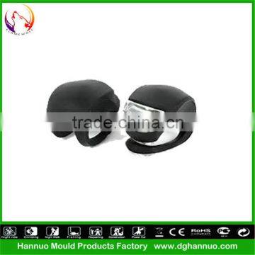 Hot sale waterproof CE silicone material battery powered heart led bike light dynamo for bicycle
