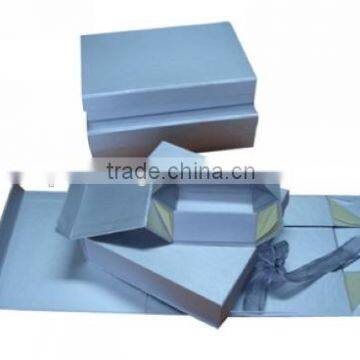 Luxury foldable magnetic closure cardboard gift box