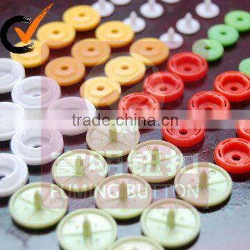 plastic snap buttons