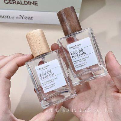 Classic Portable Refillable Flat Square Glass Perfume Bottle With Wooden Lid