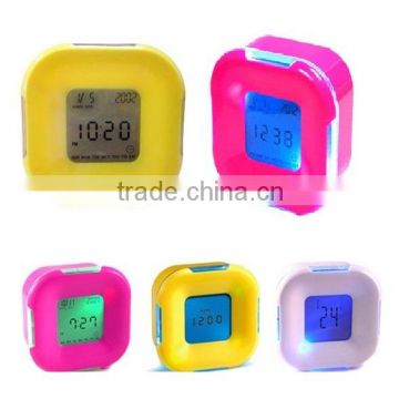 2015 hot sale four way led digital color change clock