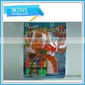 2016 hot selling b/o bubble gun fish type with light and music