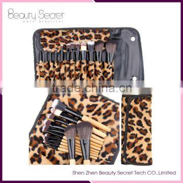 Wood Color Makeup Brush Kit 12pcs Per Set With Bag photo-2
