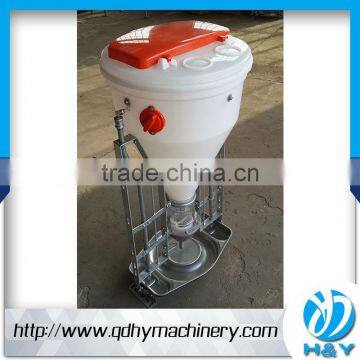 Dry/Wet Feeder