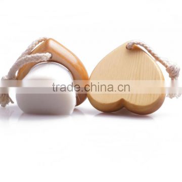 2015 hot sale Heart shape facial cleansing brush with wooden handle