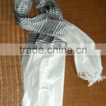 Hand woven white & grey cotton scarf