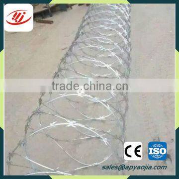 China 2016 barbed wire price per roll barbed wire fence