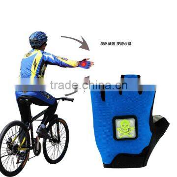 2016 Hot Fashion New Design Cycling LED Light Smart Direction Turn Signal Unisex Gloves Led Cycling Gloves Half Finger Gloves photo-4