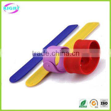 2016 Hot Sale Silicone Band With Customized Design photo-6