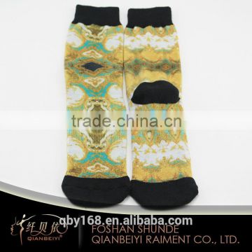 Wholesale soccer socks cotton patterned custom crew sock