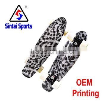 new designed cheap plastic roller skate board