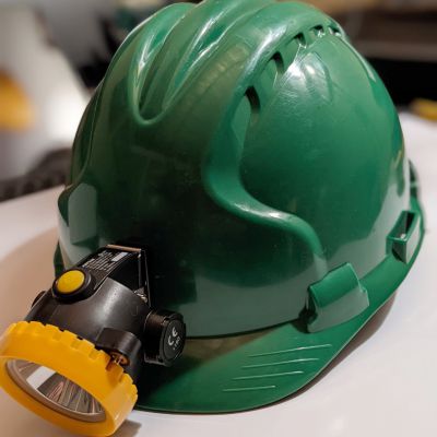 Rechargeable Wireless LED Mining Headlamp for Potentially Explosive Environments