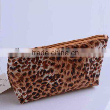 Popular !!! Fashion lady's cheap promotional satin with leopard print pattern design make up bags