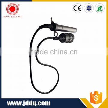 High Quality Brightness Super Powerful Rechargeable Led Flashlight for Diving to 150Meters photo-5