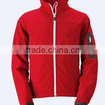 trendy red softshell jacket with waterproof zipper and seamless pocket